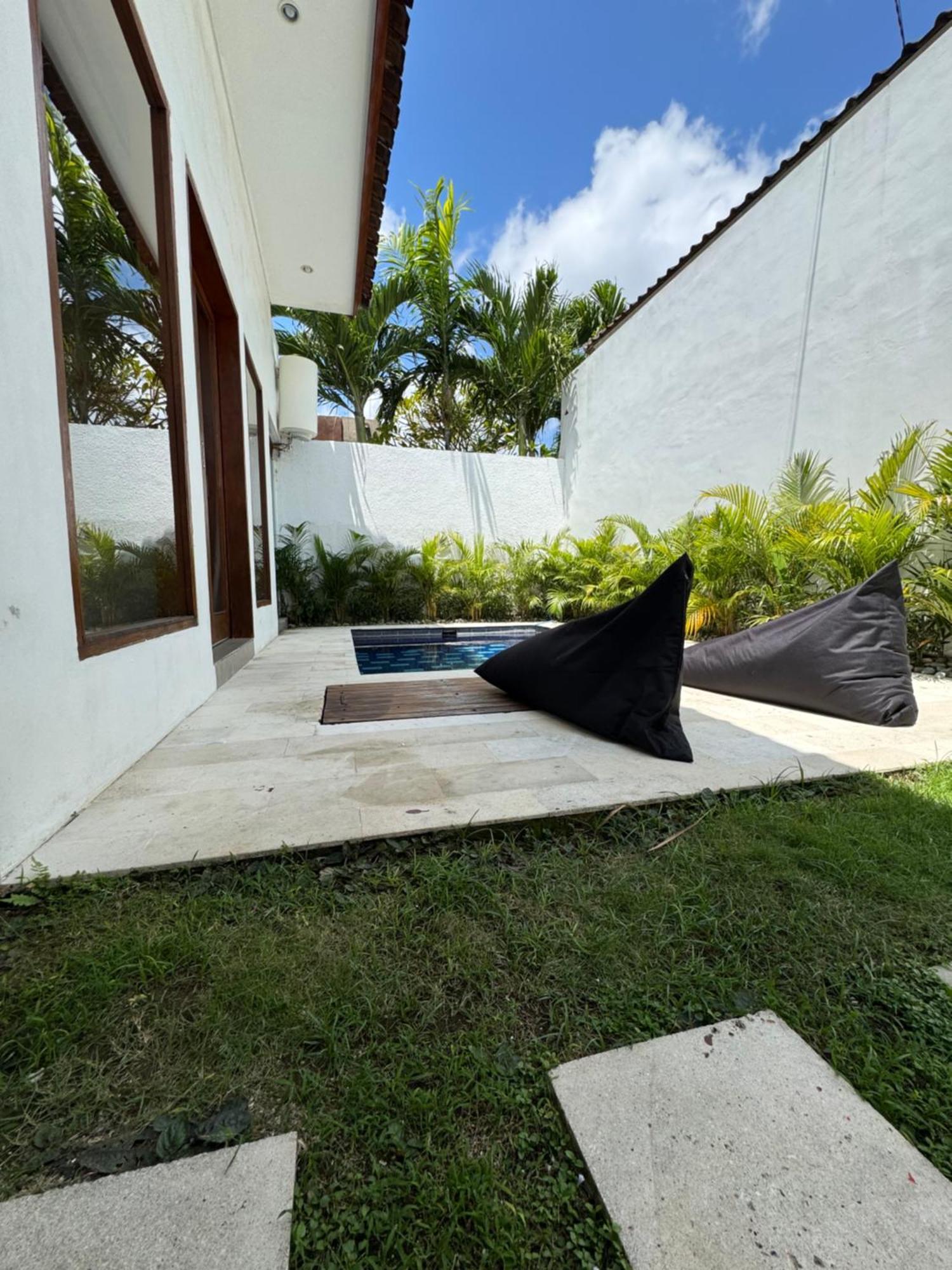 Kiki Village Bathtub Canggu Exterior foto